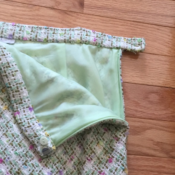 Gorgeous Skirt and Jacket set - Picture 9 of 10